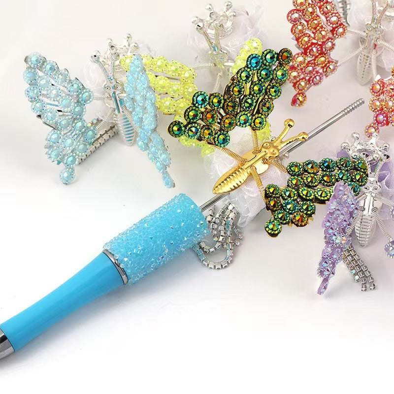 華やかな蝶型ビーズのDIYペンアクセサリー